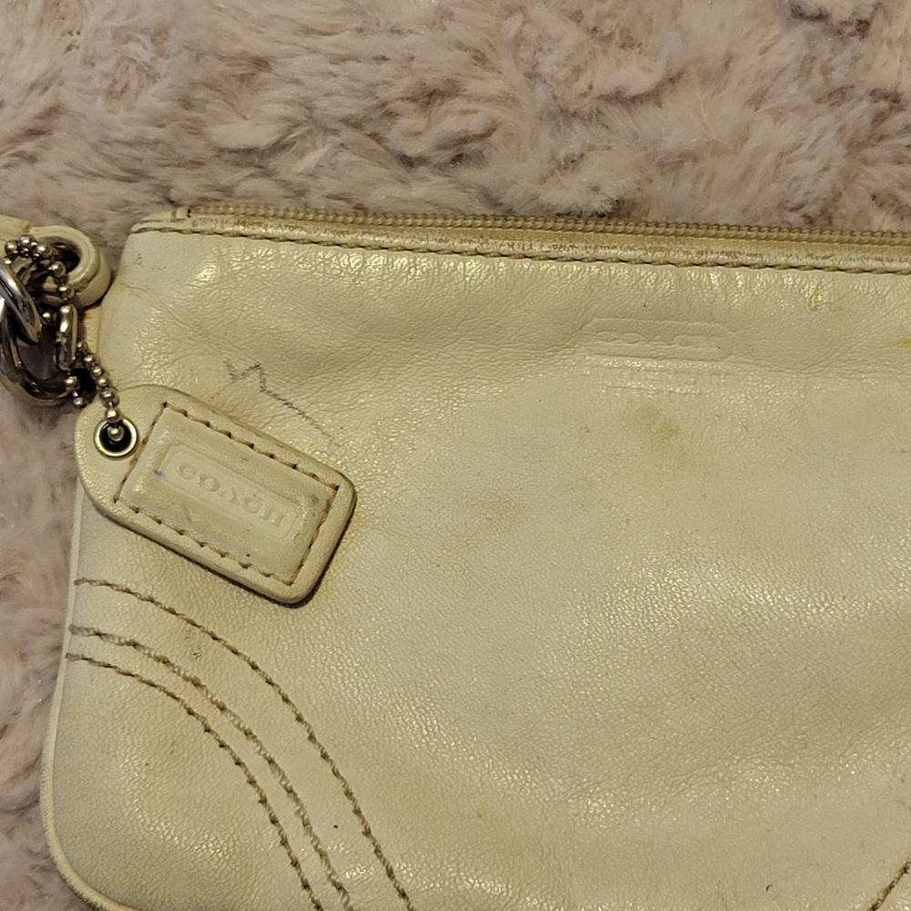 Wristlet - Picture 3 of 6